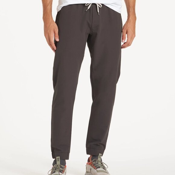 Vuori Transit Jogger in Dark Gray, Small - Picture 4 of 4